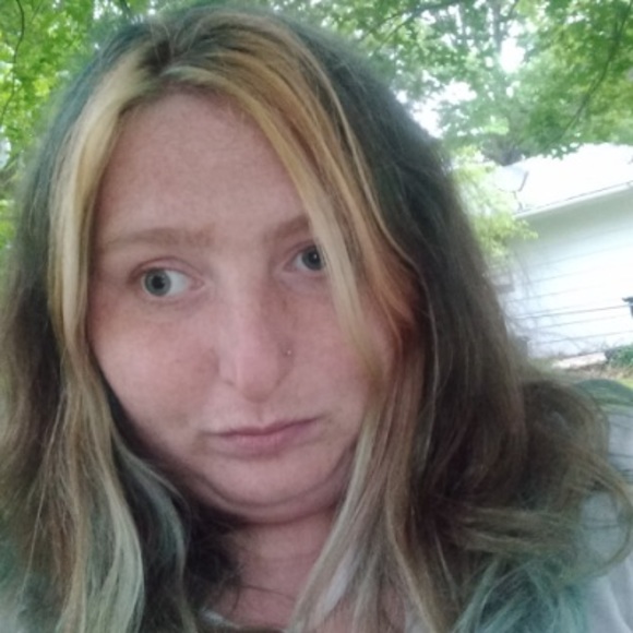 Meet your Posher, Christina - Picture 1 of 1